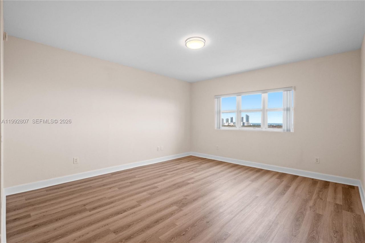 15051 Royal Oaks Ln , Unit 2103, North Miami, FL 33181 Photo