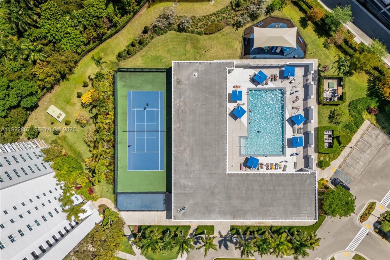 15051 Royal Oaks Ln , Unit 2103, North Miami, FL 33181 Photo