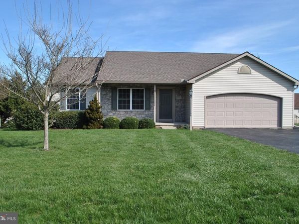 135 TORREY PINES DRIVE , MT WOLF, PA 17347
