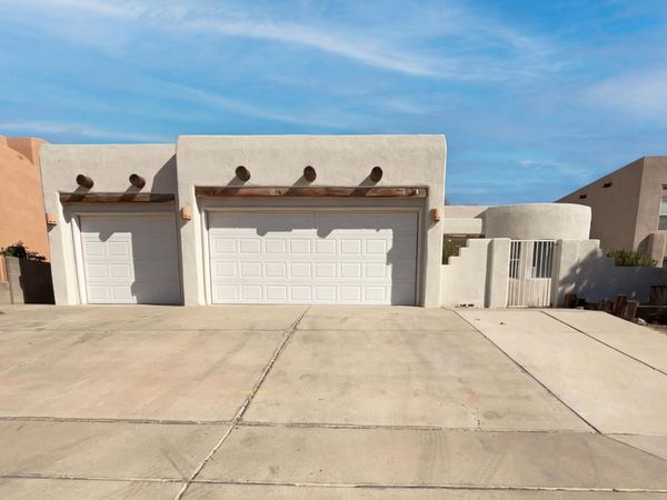 6331 Pima Place NW, Albuquerque, NM 87120