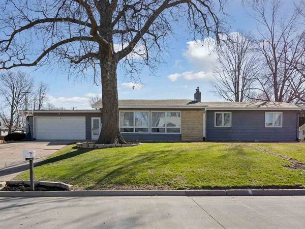 1200 North Ave, Tipton, IA 52776