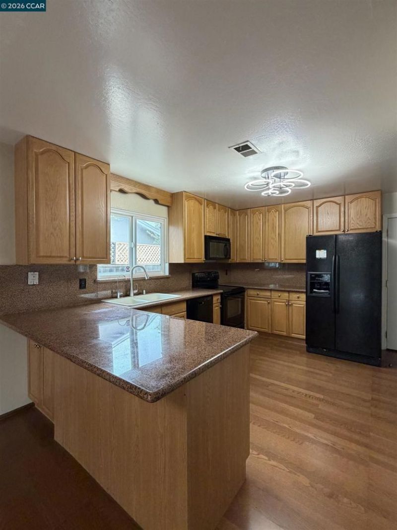 1209 Saint Louis, Concord, CA 94518 Main Photo