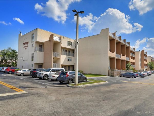 10900 SW 104th St , Unit 110, Miami, FL 33176