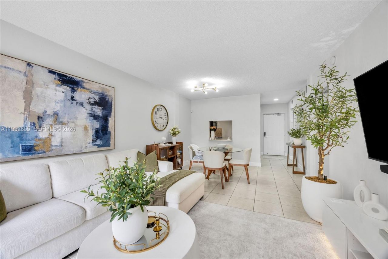 10900 SW 104th St, Unit 110, Miami, FL 33176 Photo