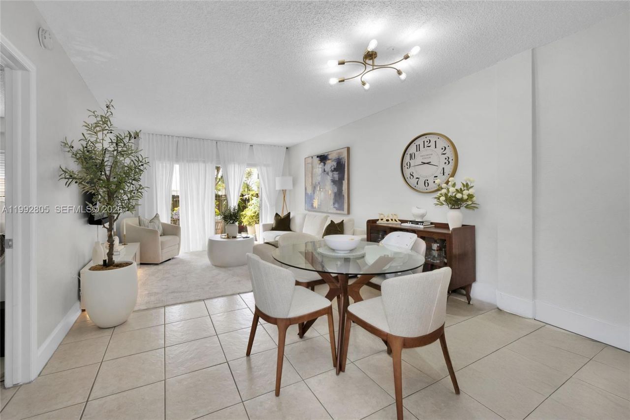 10900 SW 104th St, Unit 110, Miami, FL 33176 Photo