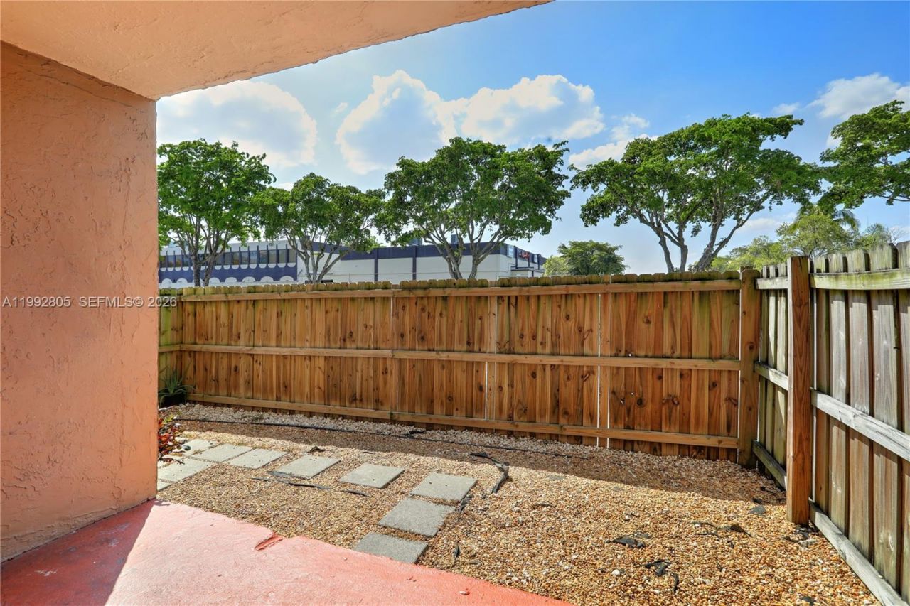 10900 SW 104th St , Unit 110, Miami, FL 33176 Photo