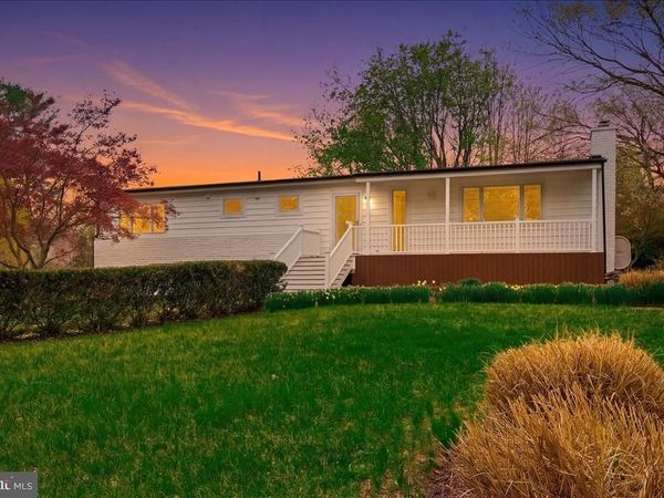 822 WALKER ROAD, GREAT FALLS, VA 22066