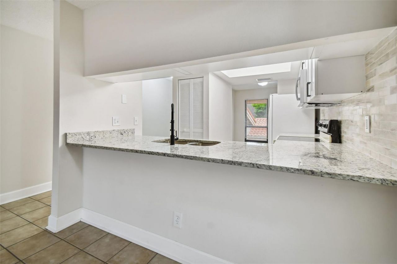 4800 Brittany Drive S, Unit 102, Saint Petersburg, FL 33715 Photo