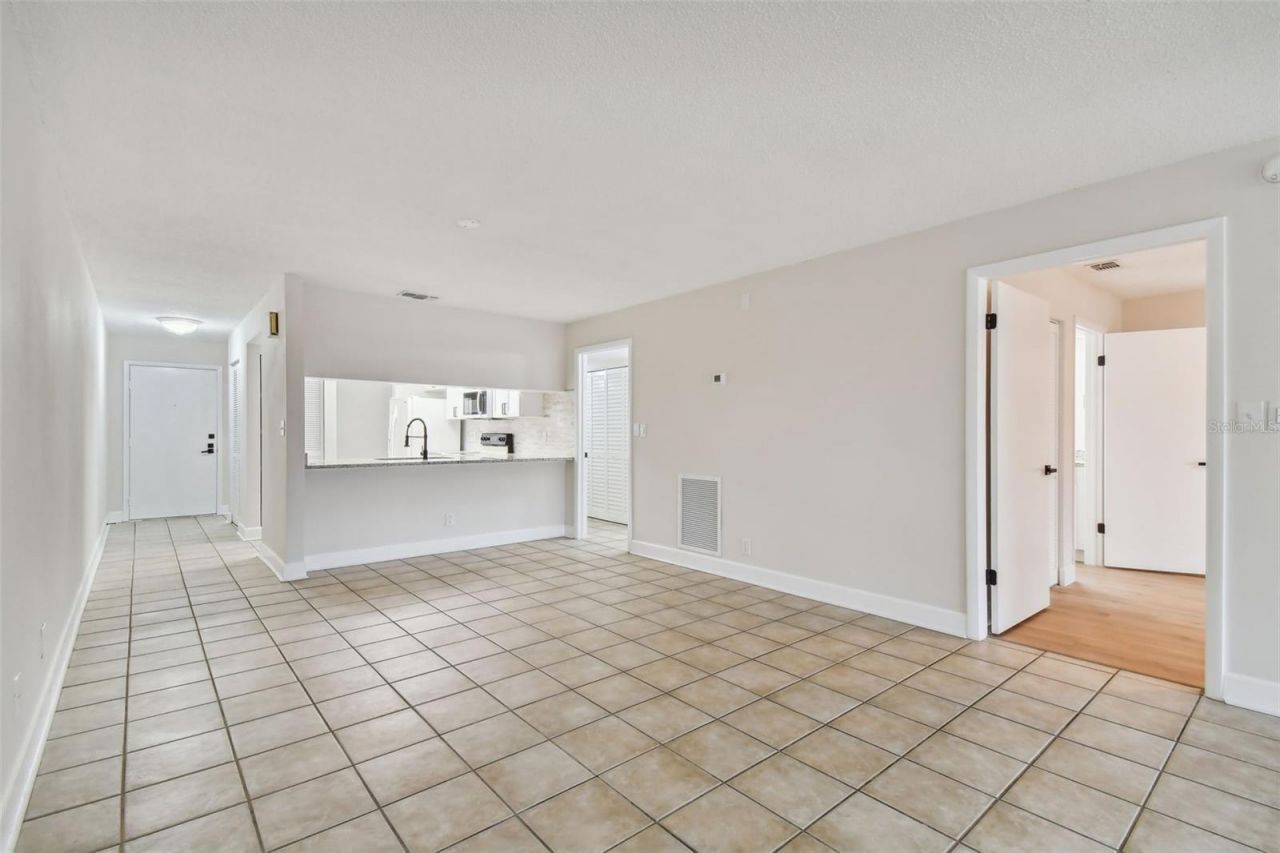 4800 Brittany Drive S, Unit 102, Saint Petersburg, FL 33715 Photo