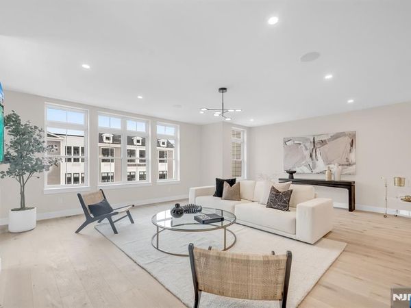 188 Broadway 9, Unit 9, WOODCLIFF LAKE, NJ 07677