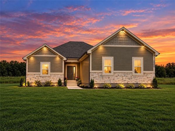 2200 S Quail Drive, Independence, MO 64057