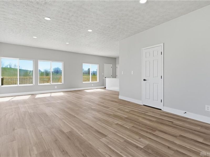 10124 S Cliff Swallow Court, Miamisburg, OH 45342 Photo 3