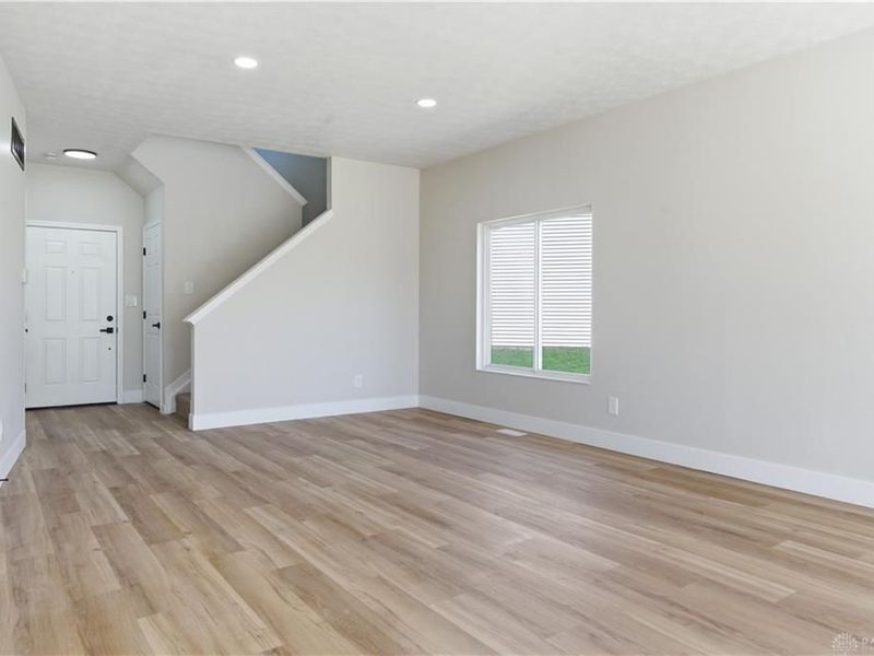 10124 S Cliff Swallow Court, Miamisburg, OH 45342 Photo 4