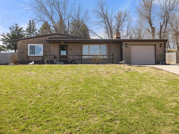 2604 Hilltop Drive, Marshalltown, IA 50158