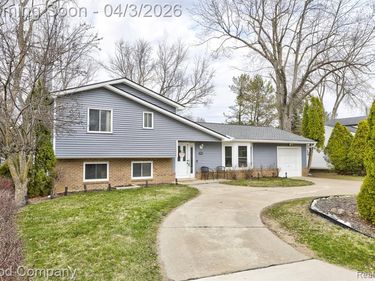 193 Linhart Street, Novi, MI 48377