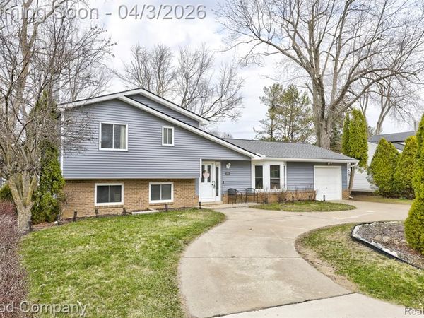 193 Linhart Street , Novi, MI 48377