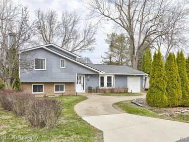 193 Linhart Street, Novi, MI 48377