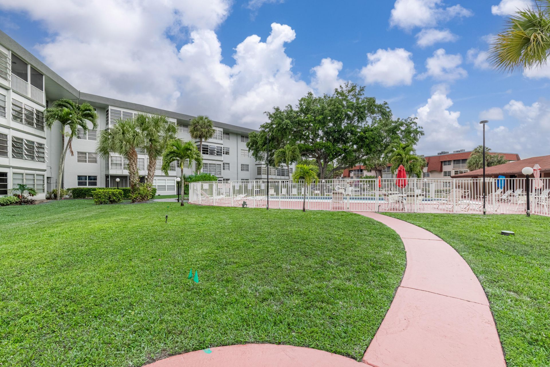 2861 NW 47th Terrace, Unit 305b, Lauderdale Lakes, FL 33313 Photo