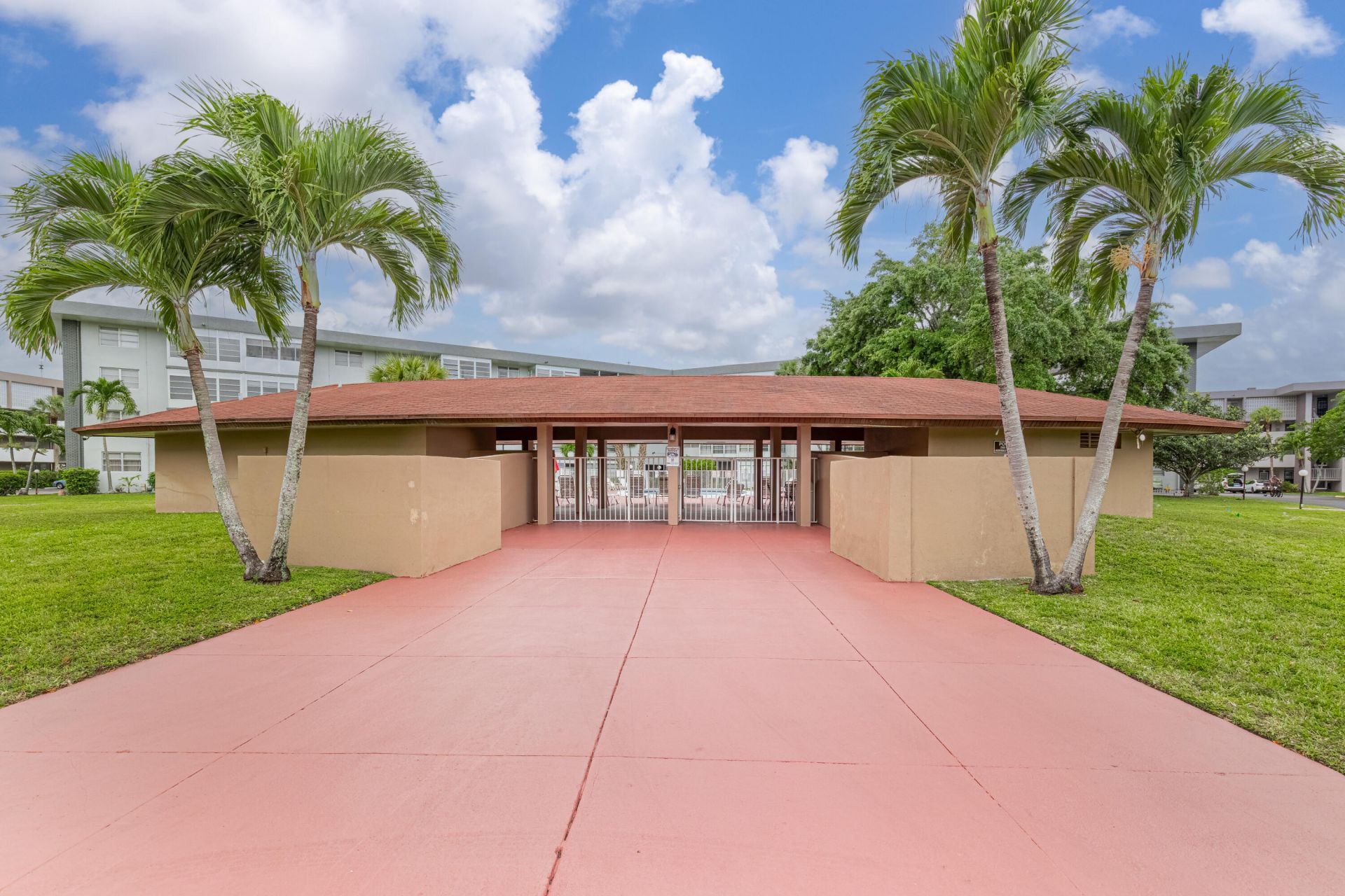 2861 NW 47th Terrace, Unit 305b, Lauderdale Lakes, FL 33313 Photo