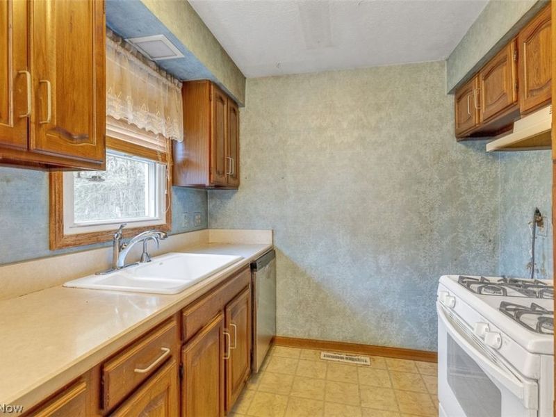 1231 Ranchland Drive, Mayfield Heights, OH 44124 Photo 10