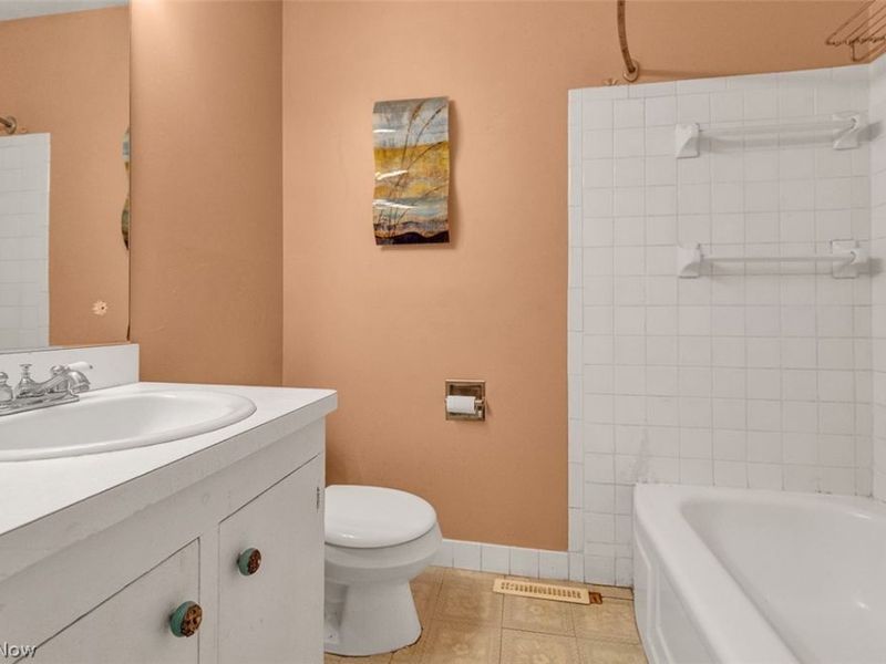 1231 Ranchland Drive, Mayfield Heights, OH 44124 Photo 16