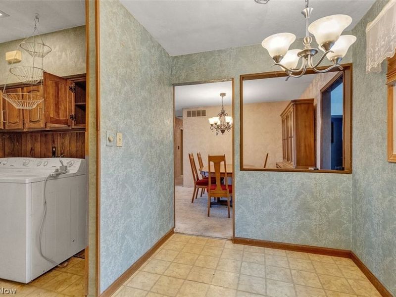 1231 Ranchland Drive, Mayfield Heights, OH 44124 Photo 8