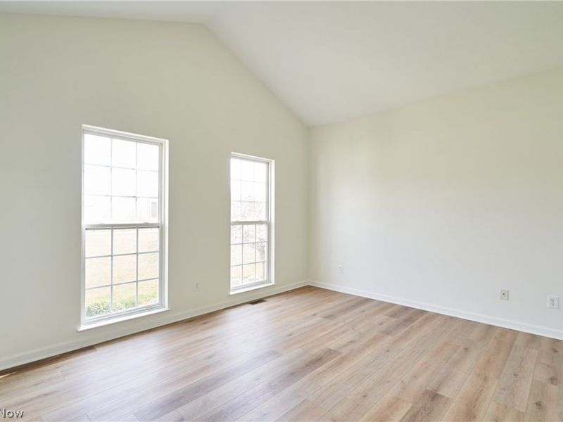 526 Paolo Circle NW, Canton, OH 44709 Photo 2