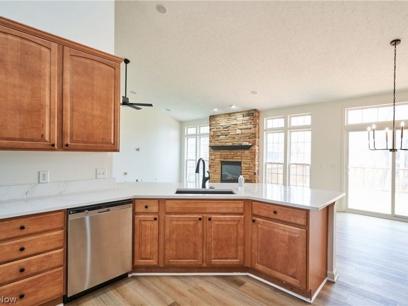 526 Paolo Circle NW, Canton, OH 44709 Photo 7