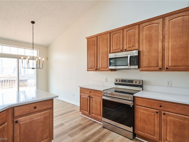 526 Paolo Circle NW, Canton, OH 44709 Photo 8