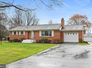 1396 S KING STREET, LEESBURG, VA 20175