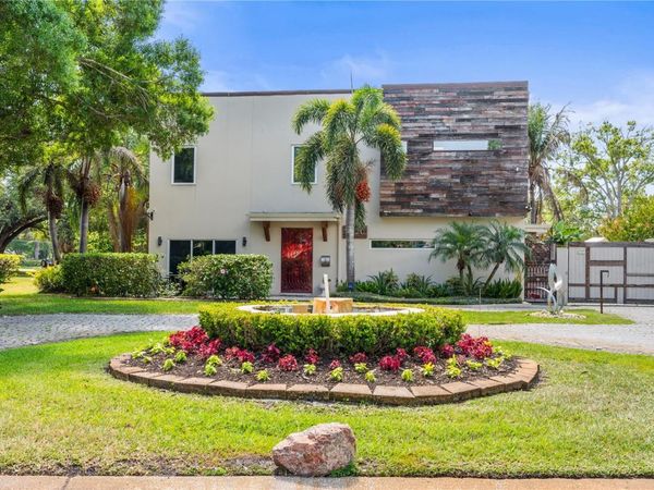 2520 GOMAZ WAY S, ST PETERSBURG, FL 33712