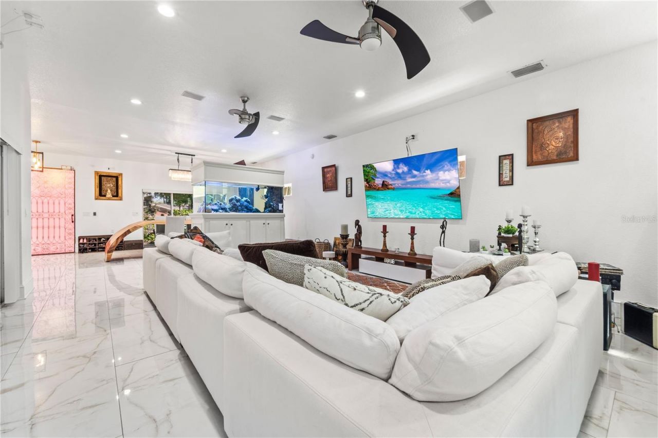 2520 Gomaz Way S, Saint Petersburg, FL 33712 Photo