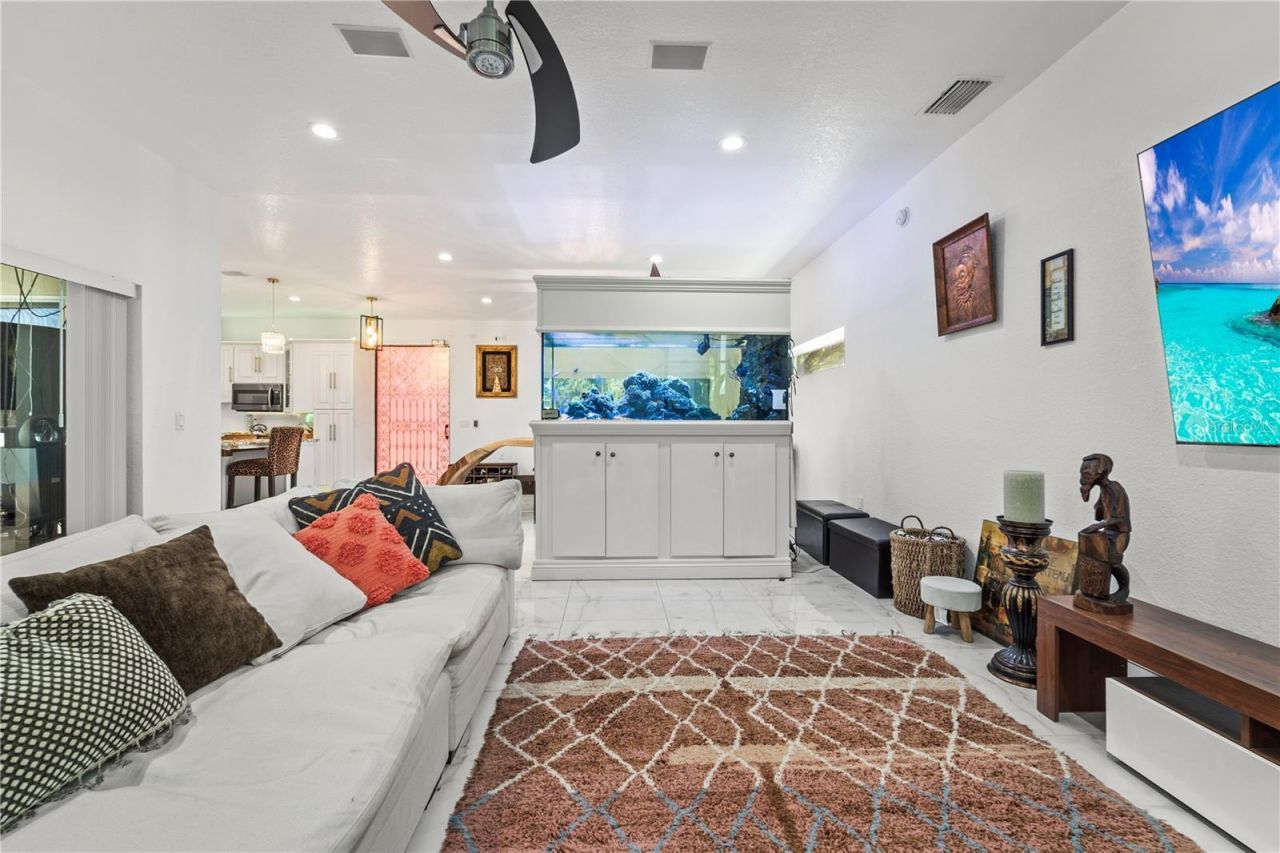 2520 Gomaz Way S, Saint Petersburg, FL 33712 Photo