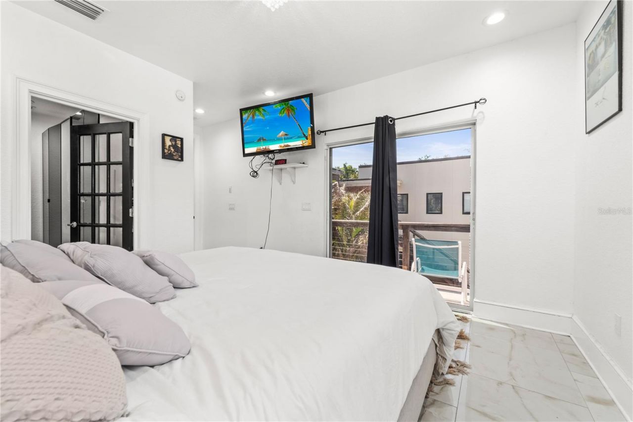 2520 Gomaz Way S, Saint Petersburg, FL 33712 Photo