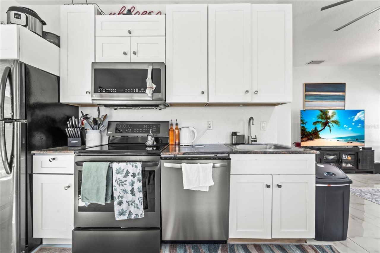 2520 Gomaz Way S, Saint Petersburg, FL 33712 Photo