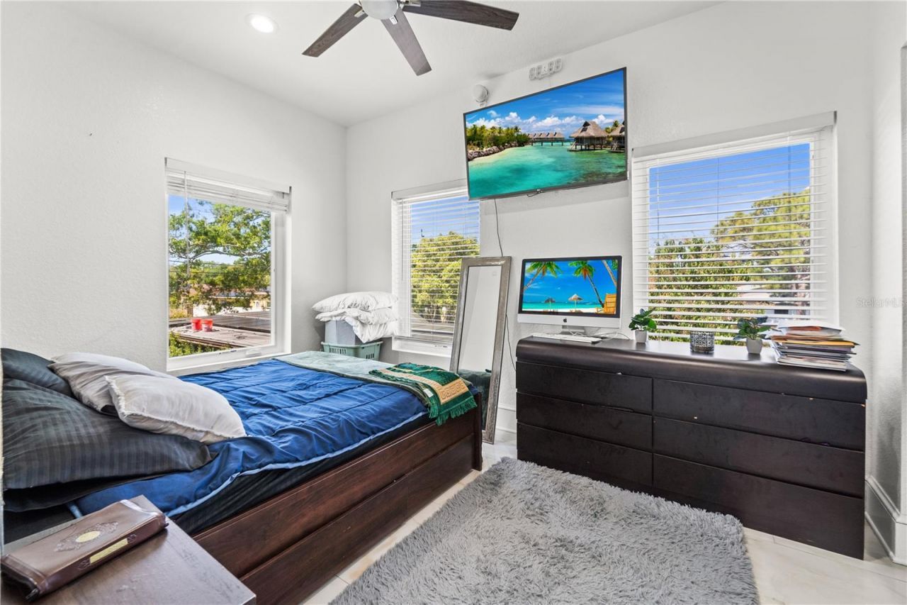 2520 Gomaz Way S, Saint Petersburg, FL 33712 Photo