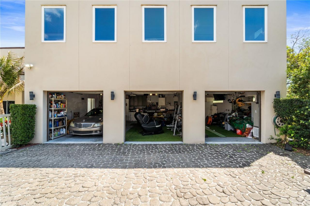 2520 Gomaz Way S, Saint Petersburg, FL 33712 Photo