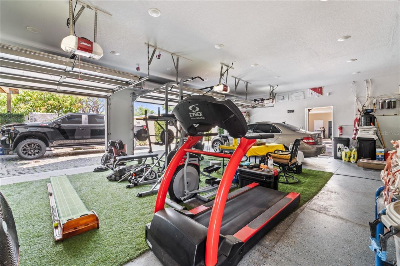 2520 Gomaz Way S, Saint Petersburg, FL 33712 Photo