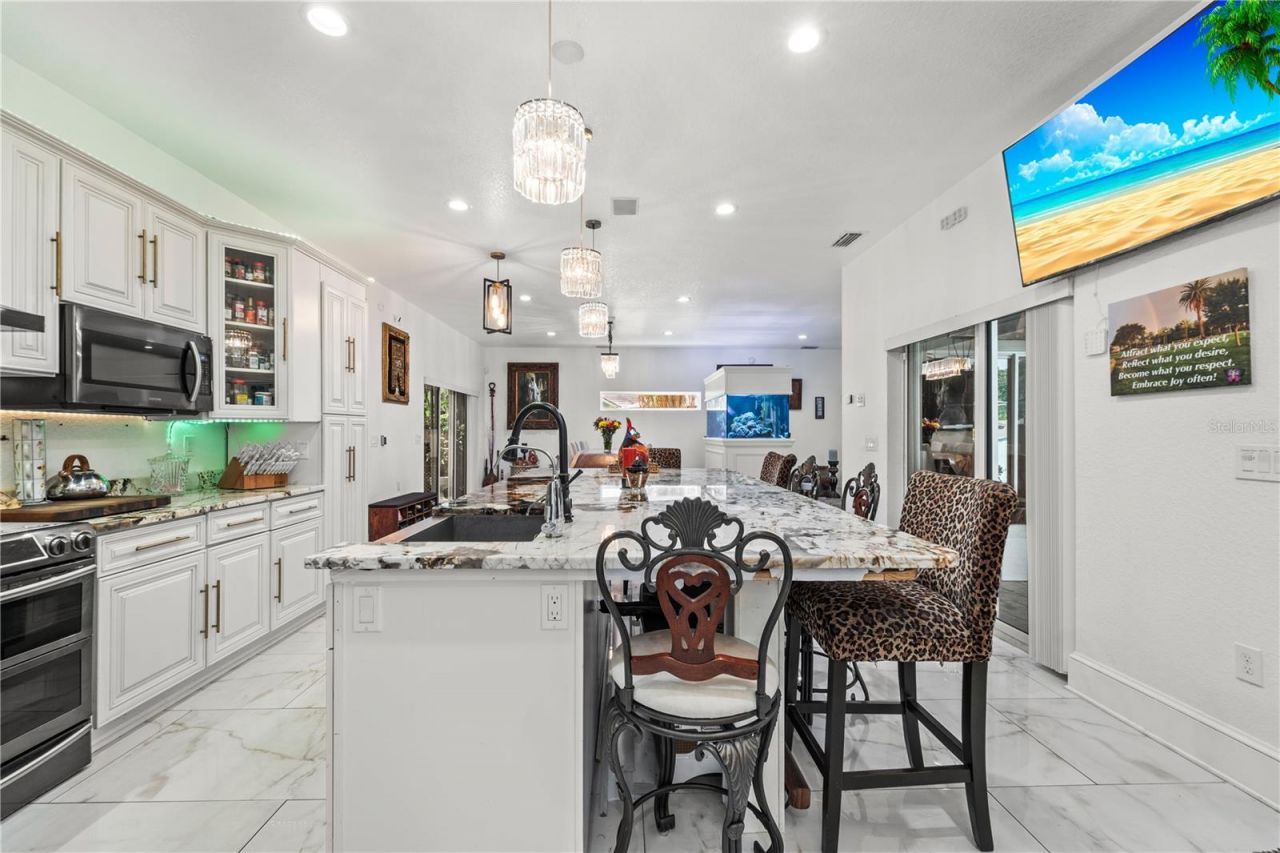 2520 Gomaz Way S, Saint Petersburg, FL 33712 Photo