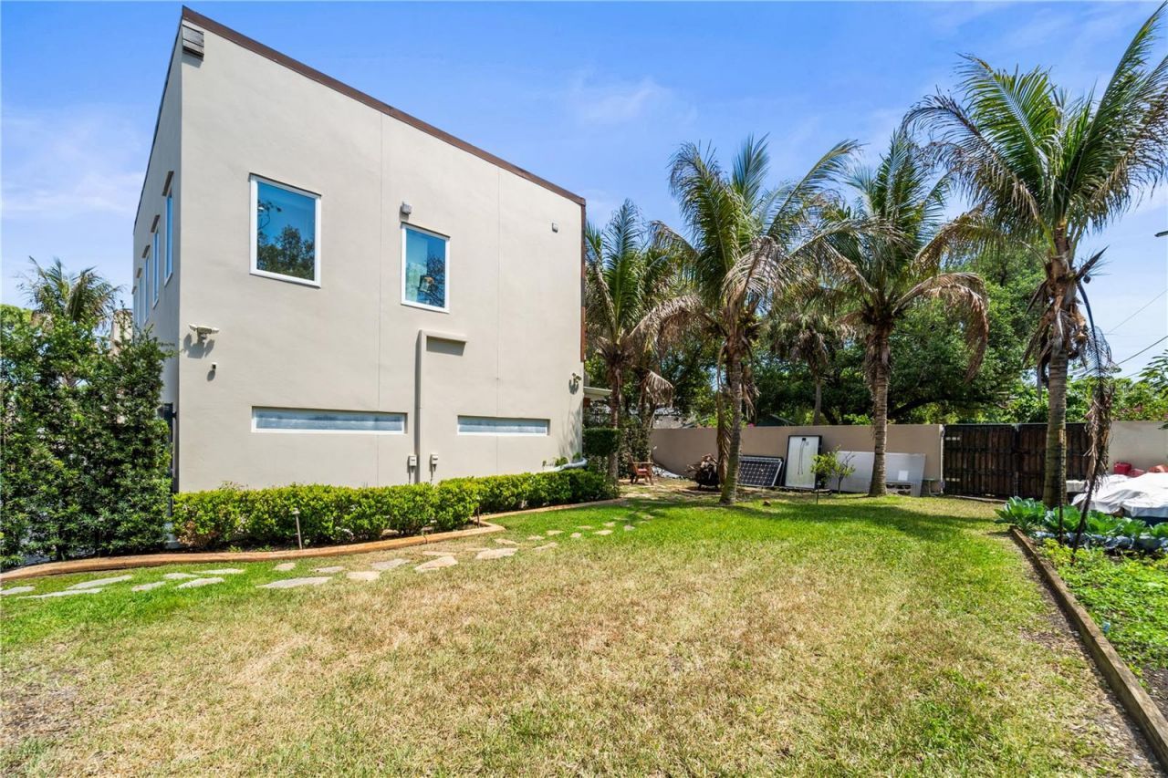 2520 Gomaz Way S, Saint Petersburg, FL 33712 Photo