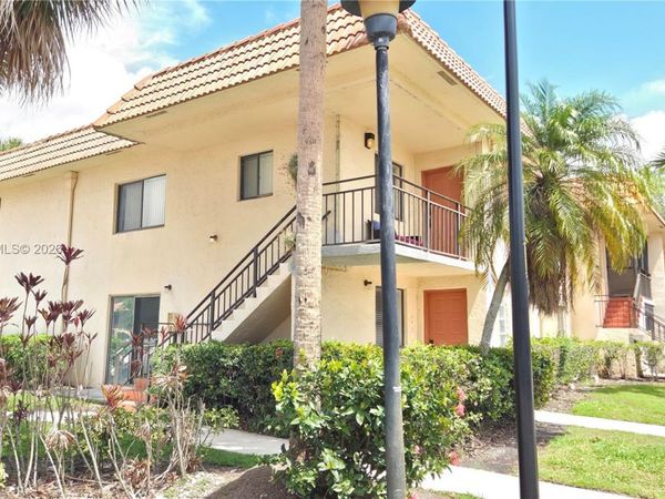 357 Lakeview Dr , Unit 201, Weston, FL 33326