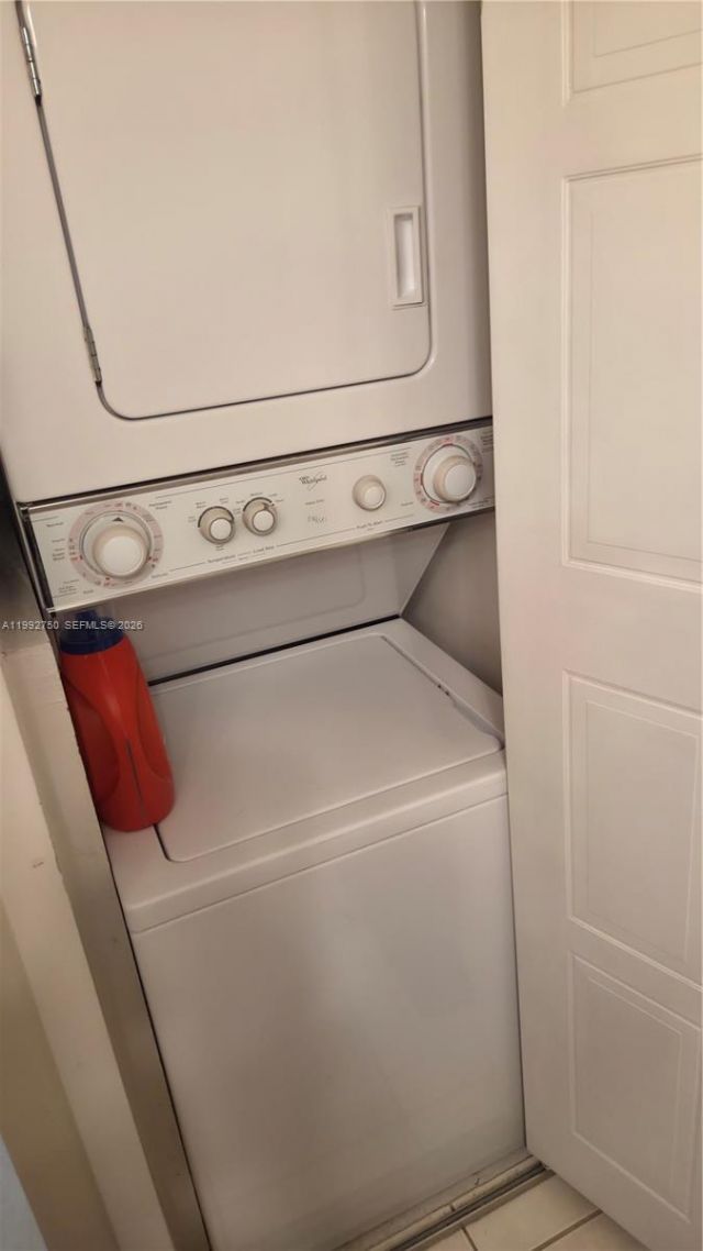 357 Lakeview Dr , Unit 201, Weston, FL 33326 Photo