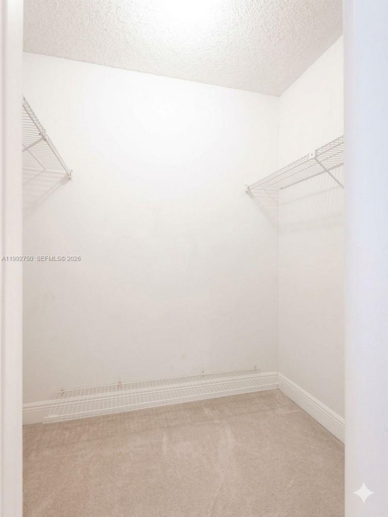 357 Lakeview Dr , Unit 201, Weston, FL 33326 Photo