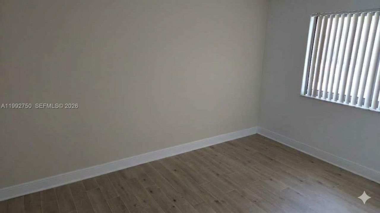 357 Lakeview Dr , Unit 201, Weston, FL 33326 Photo