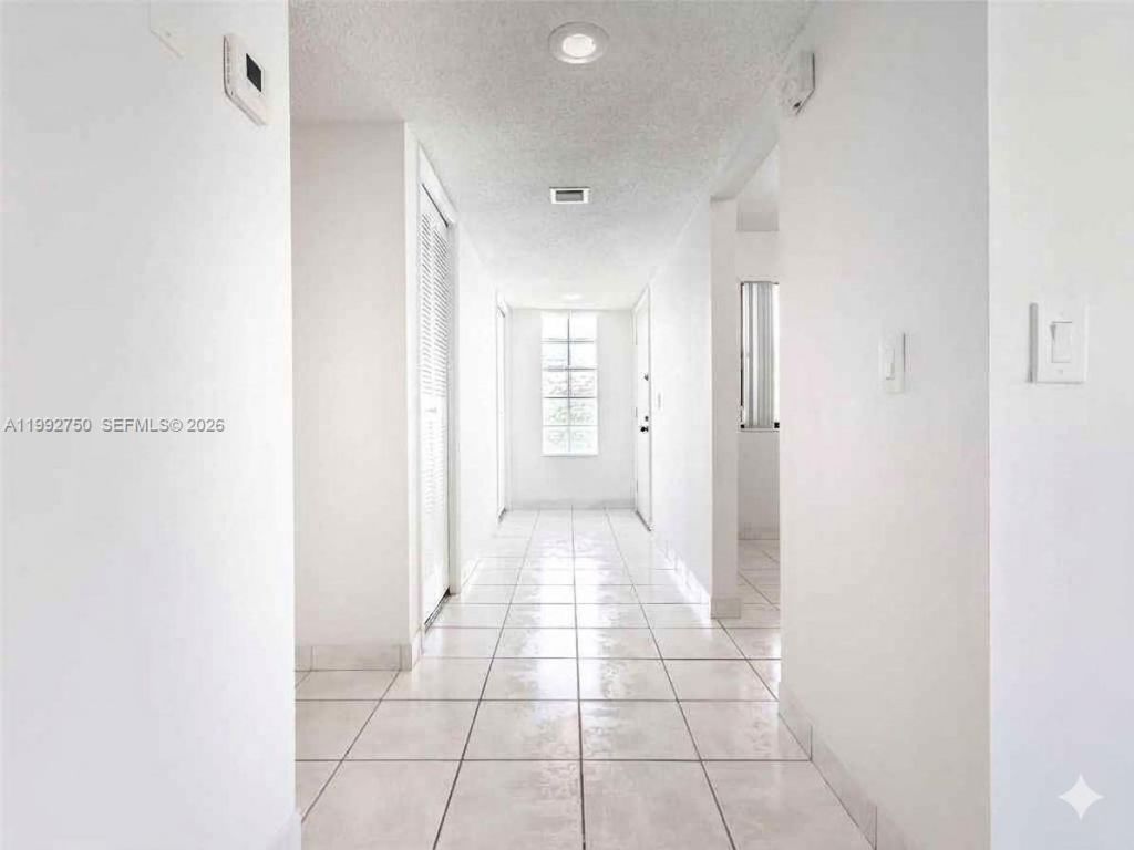 357 Lakeview Dr , Unit 201, Weston, FL 33326 Photo