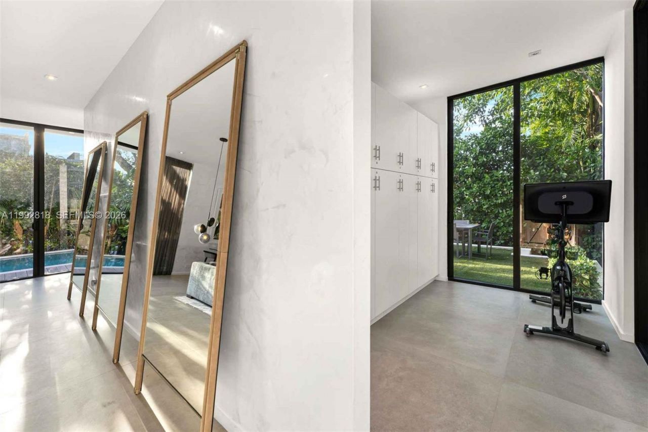 121 2nd Dilido Ter. Share A , Miami Beach, FL 33139 Photo