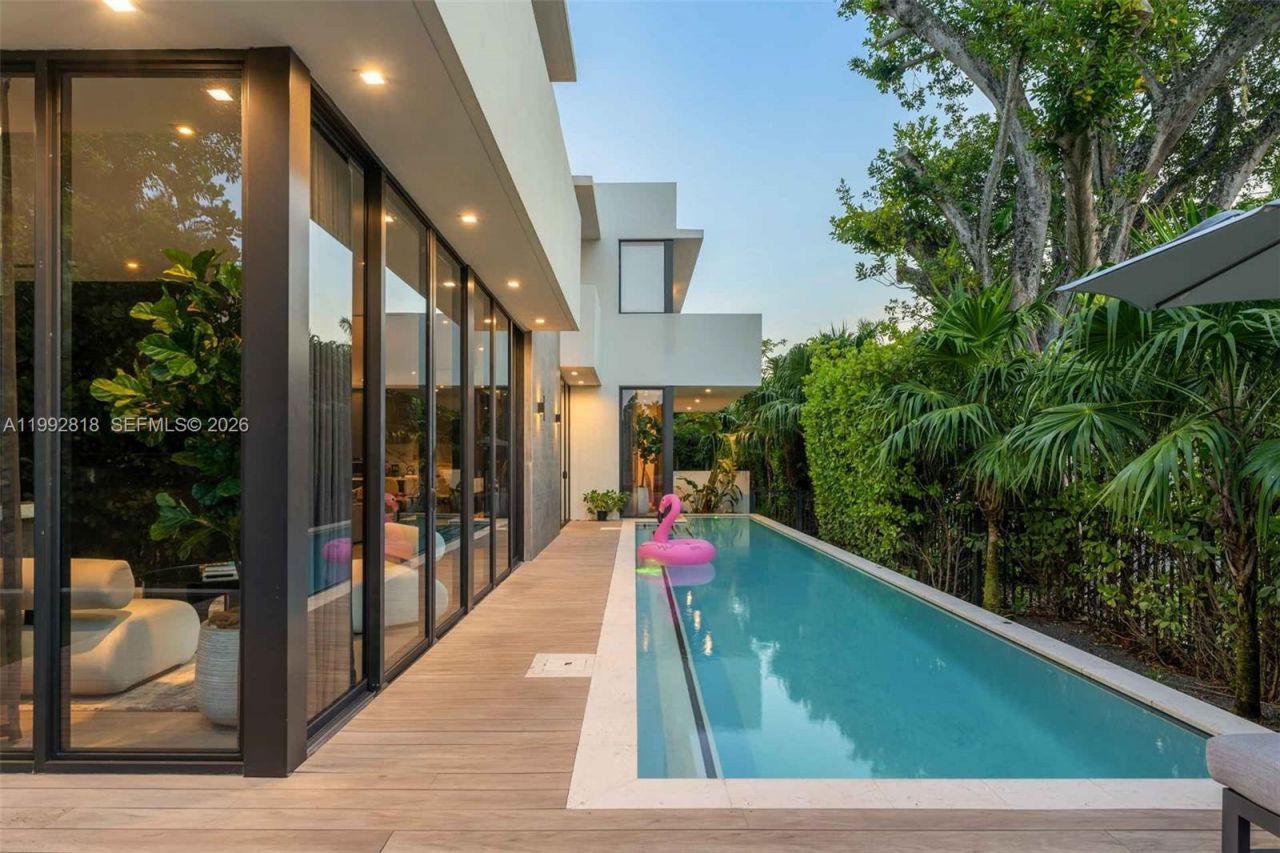 121 2nd Dilido Ter. Share A , Miami Beach, FL 33139 Photo