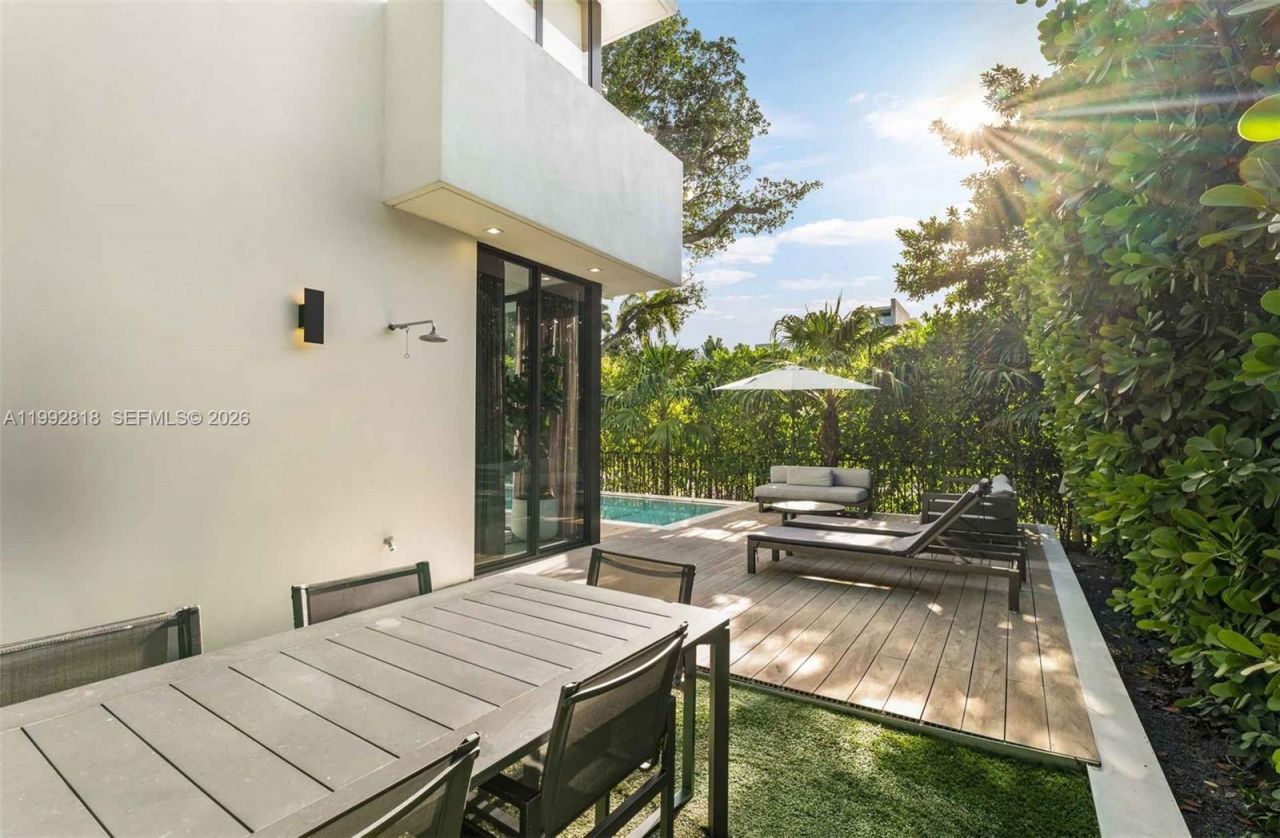 121 2nd Dilido Ter. Share A , Miami Beach, FL 33139 Photo