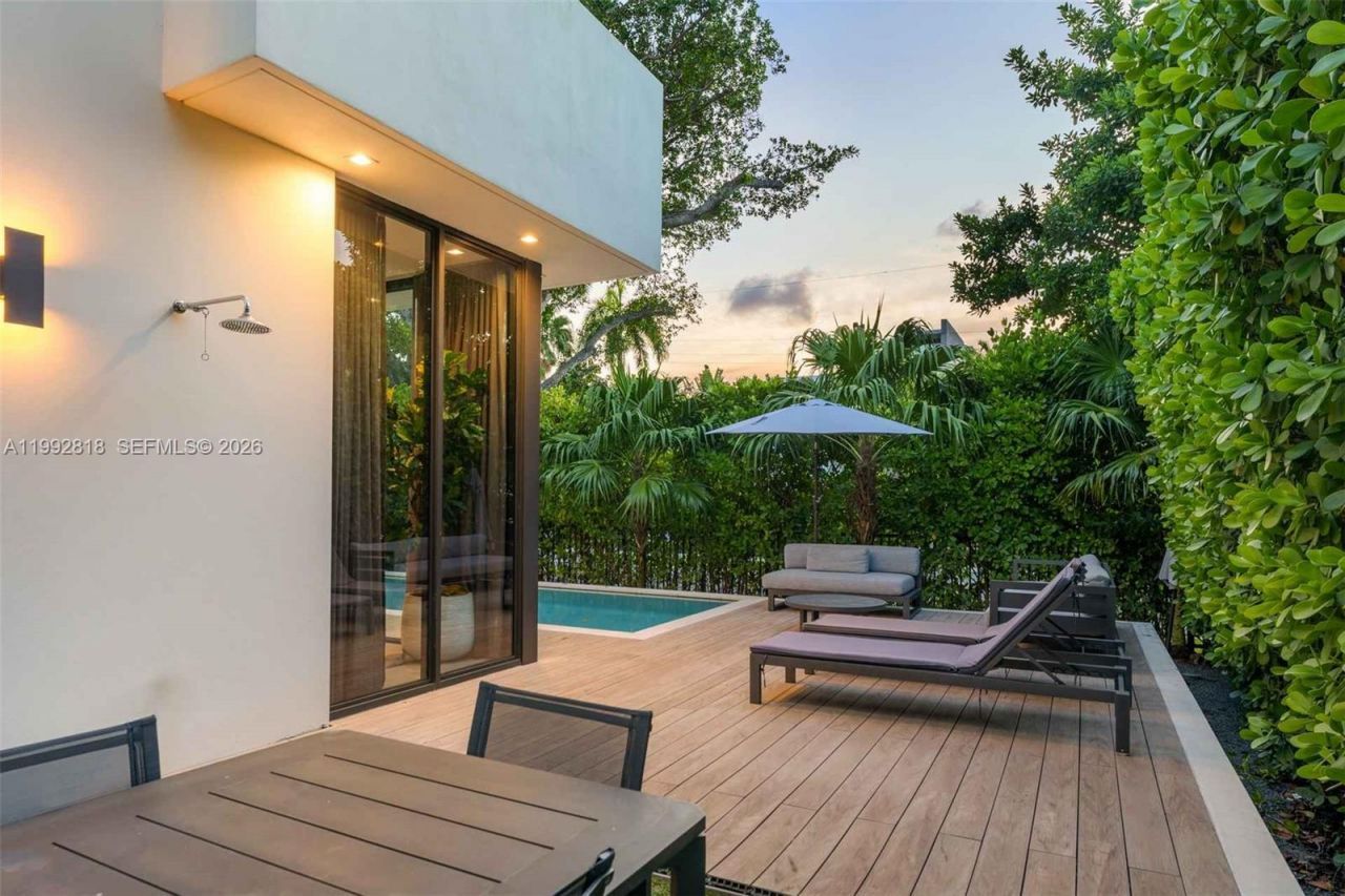 121 2nd Dilido Ter. Share A , Miami Beach, FL 33139 Photo