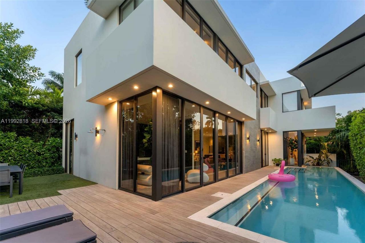 121 2nd Dilido Ter. Share A , Miami Beach, FL 33139 Photo